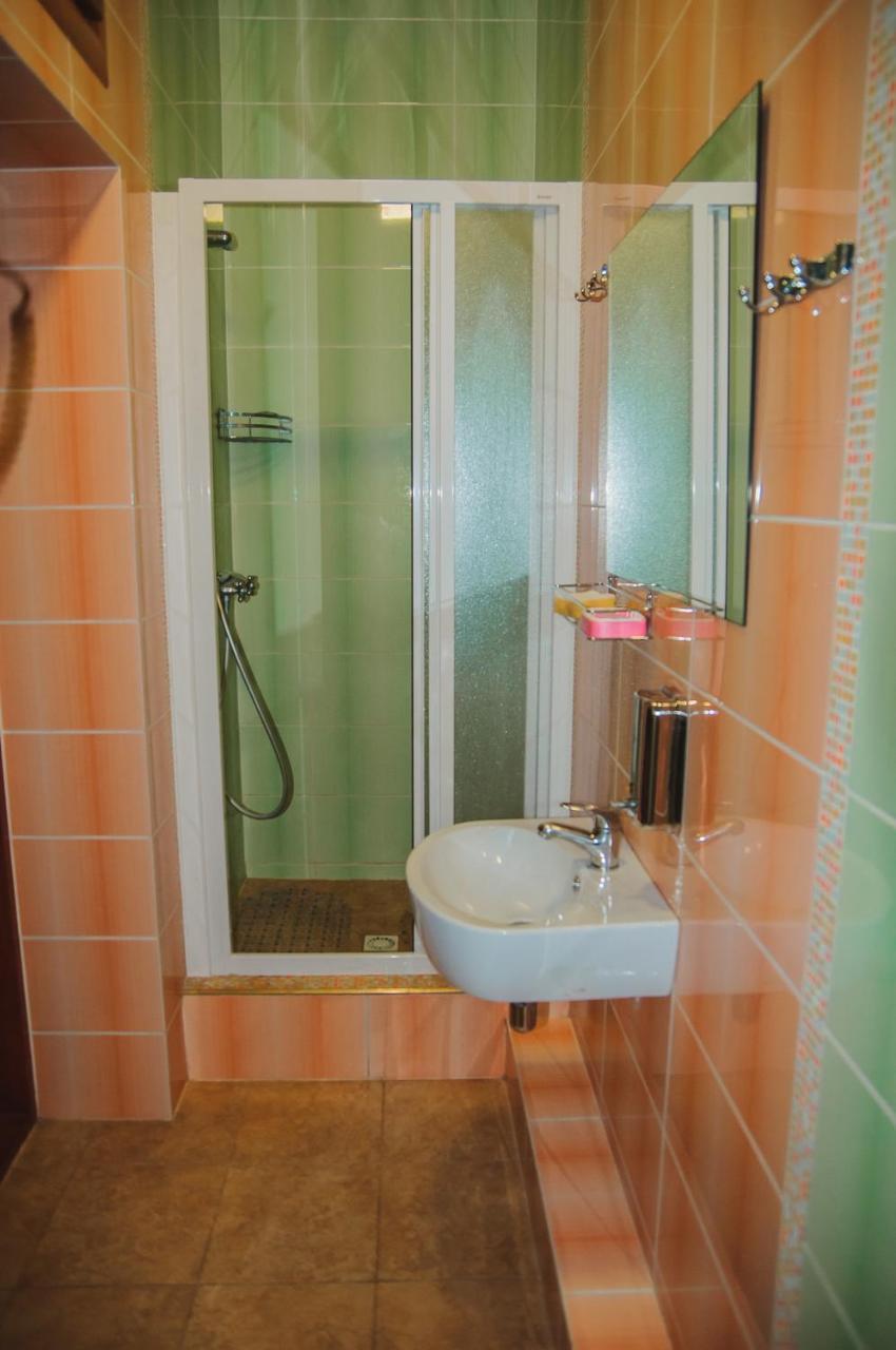 Hostel Stozhary Ternopil Luaran gambar
